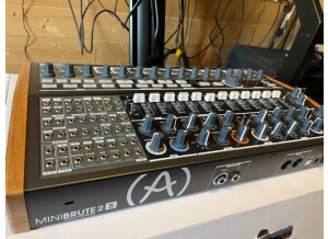 Arturia MiniBrute 2S (14612)