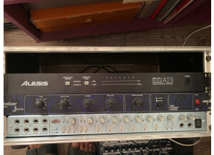 Alesis AI-3 (47687)