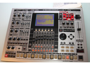 Roland MC-909 Sampling Groovebox (45452)