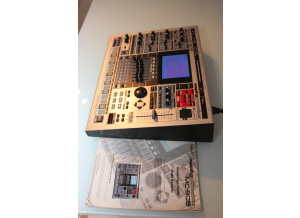 Roland MC-909 Sampling Groovebox (85123)