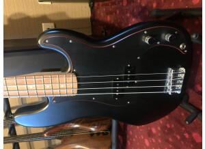 Fender Special Edition Precision Bass Noir (23800)