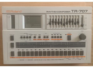 Roland TR-707 (33670)