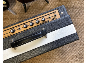 Supro 1695T Black Magick (2800)