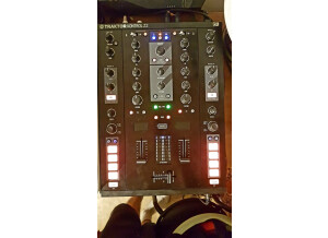 Native Instruments Traktor Kontrol Z2 (97808)