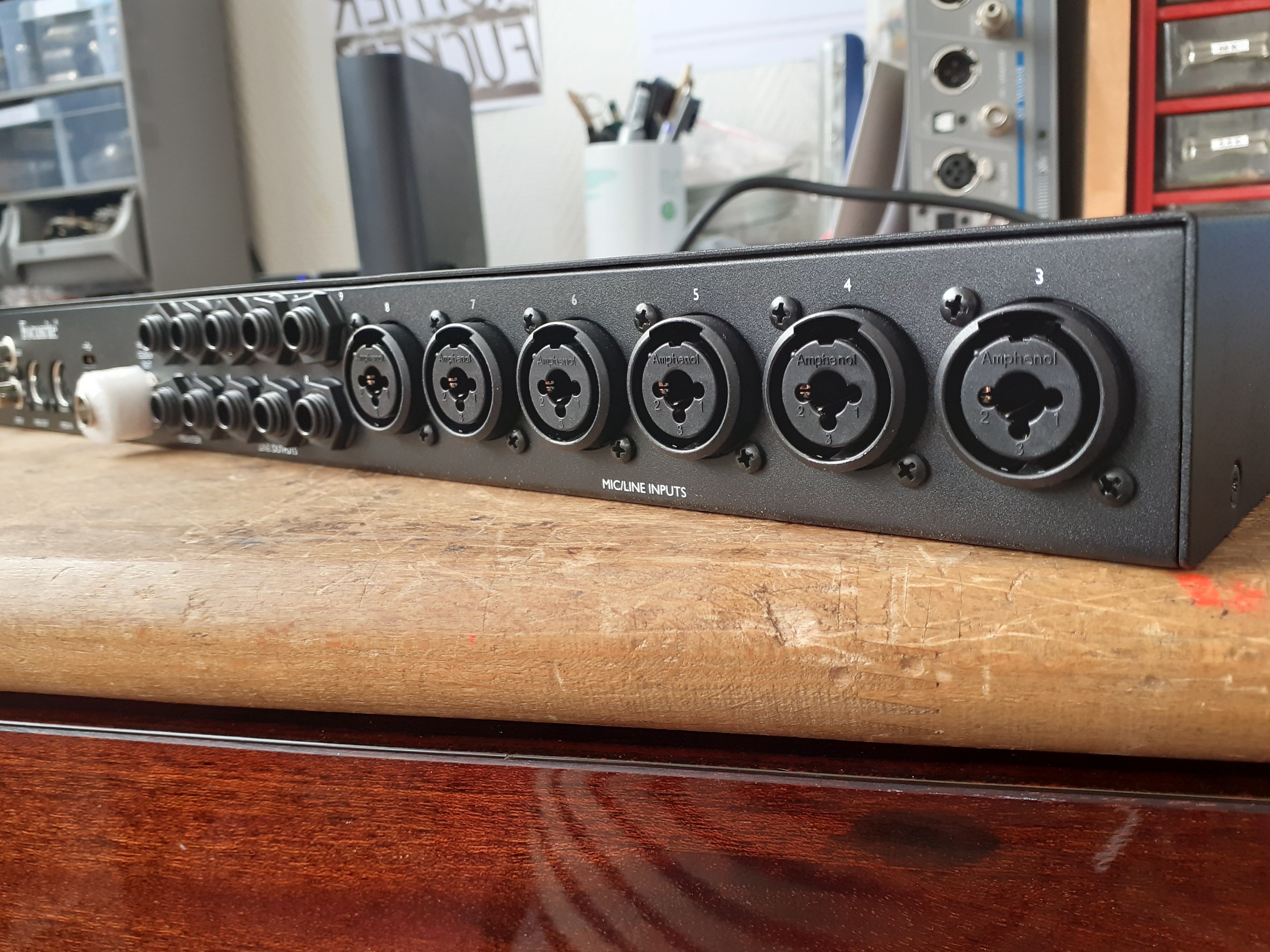 Focusrite Clarett+ back