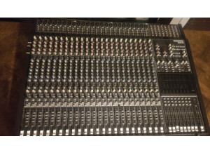 Mackie 8 Bus Series 24/8/2 (98857)