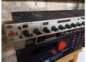 dbx 166XS (11181)
