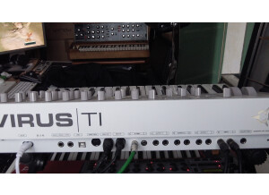 Access Music Virus TI2 Polar (79578)