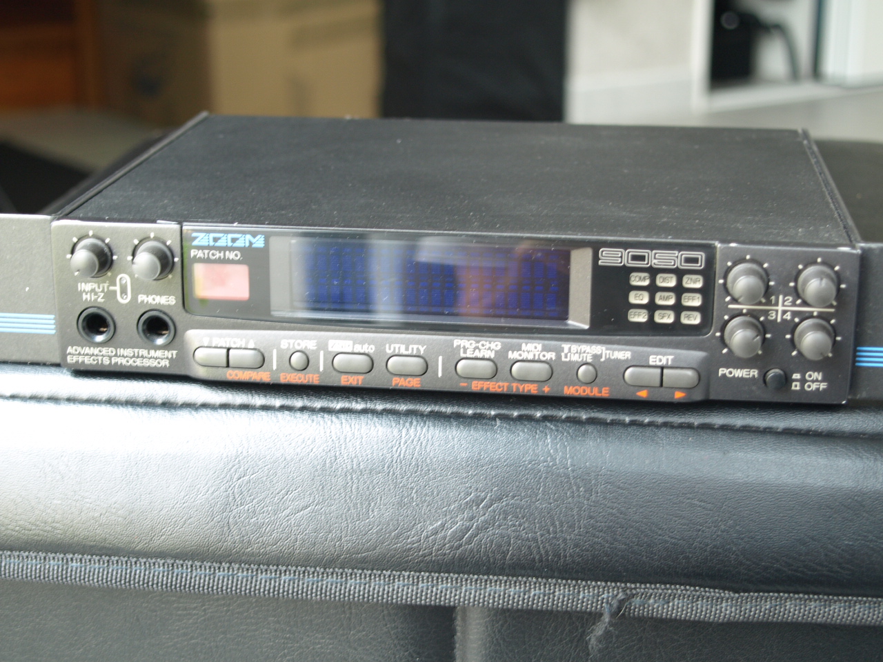 ZOOM 9050 ハーフラックマルチエフェクター