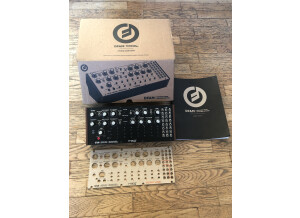 Moog Music DFAM (Drummer From Another Mother) (65839)