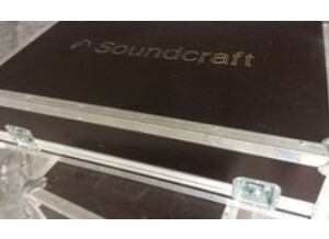 Annonce 10-2021 - Soundcraft Si expression 3 flyght case 2.JPG