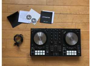Native Instruments Traktor Kontrol S2 mk3 (33246)