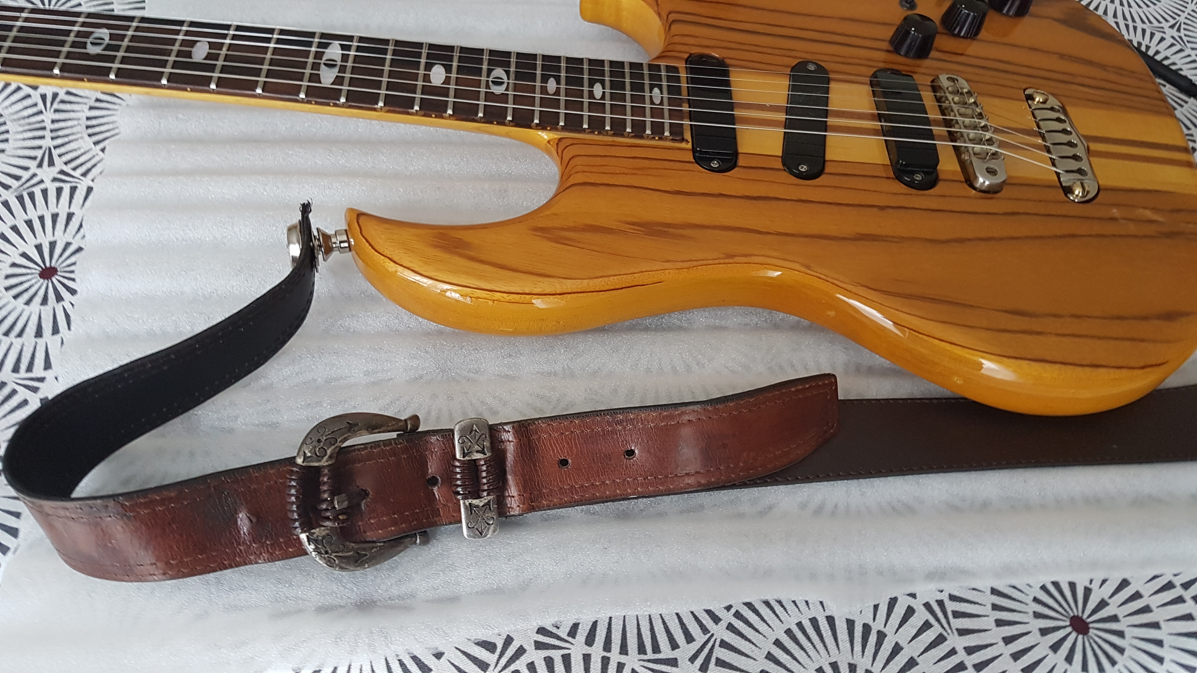 Aria Pro II RS-1000Z