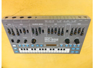 Roland MC-202 (97132)