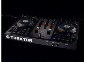 Native Instruments Traktor Kontrol S2 (34412)