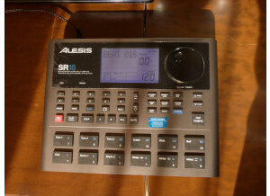 Alesis SR-18 (48302)