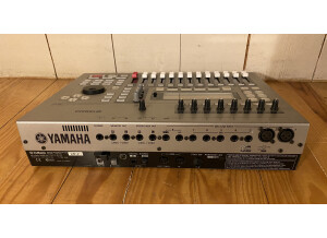 Workstation YAMAHA AW16G_B.JPG