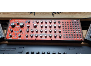 Behringer Neutron (9633)