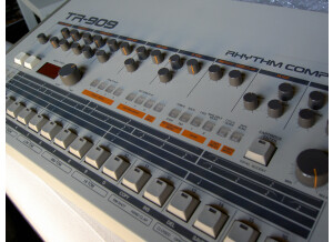 Roland TR-909 (361)