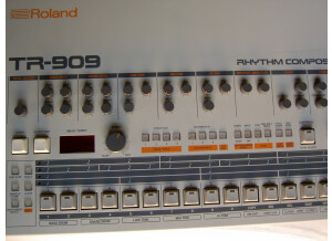 Roland TR-909 (82919)