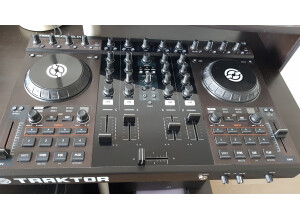 Native Instruments Traktor Kontrol S4 (15549)