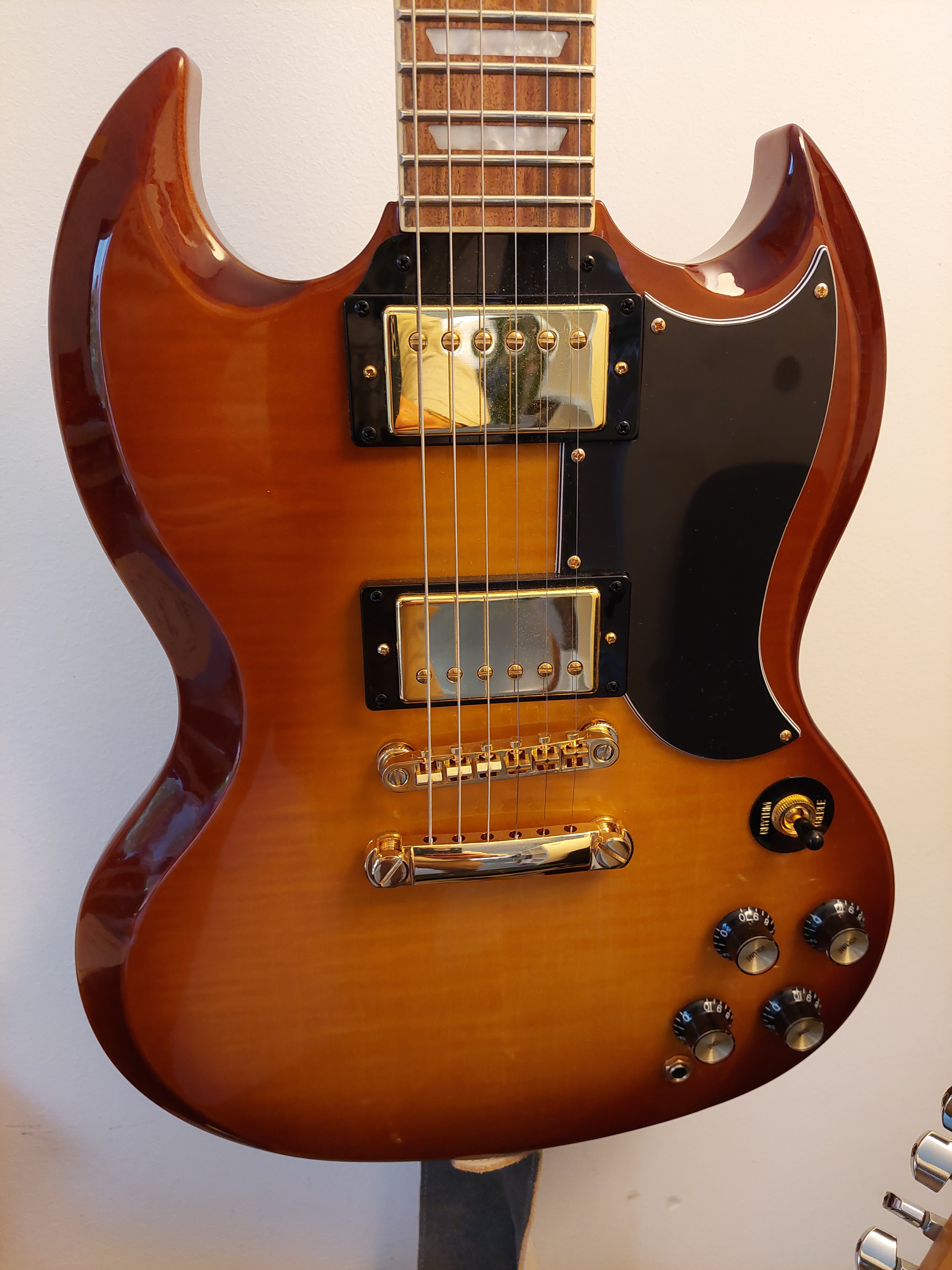 Epiphone G-400 Deluxe Pro