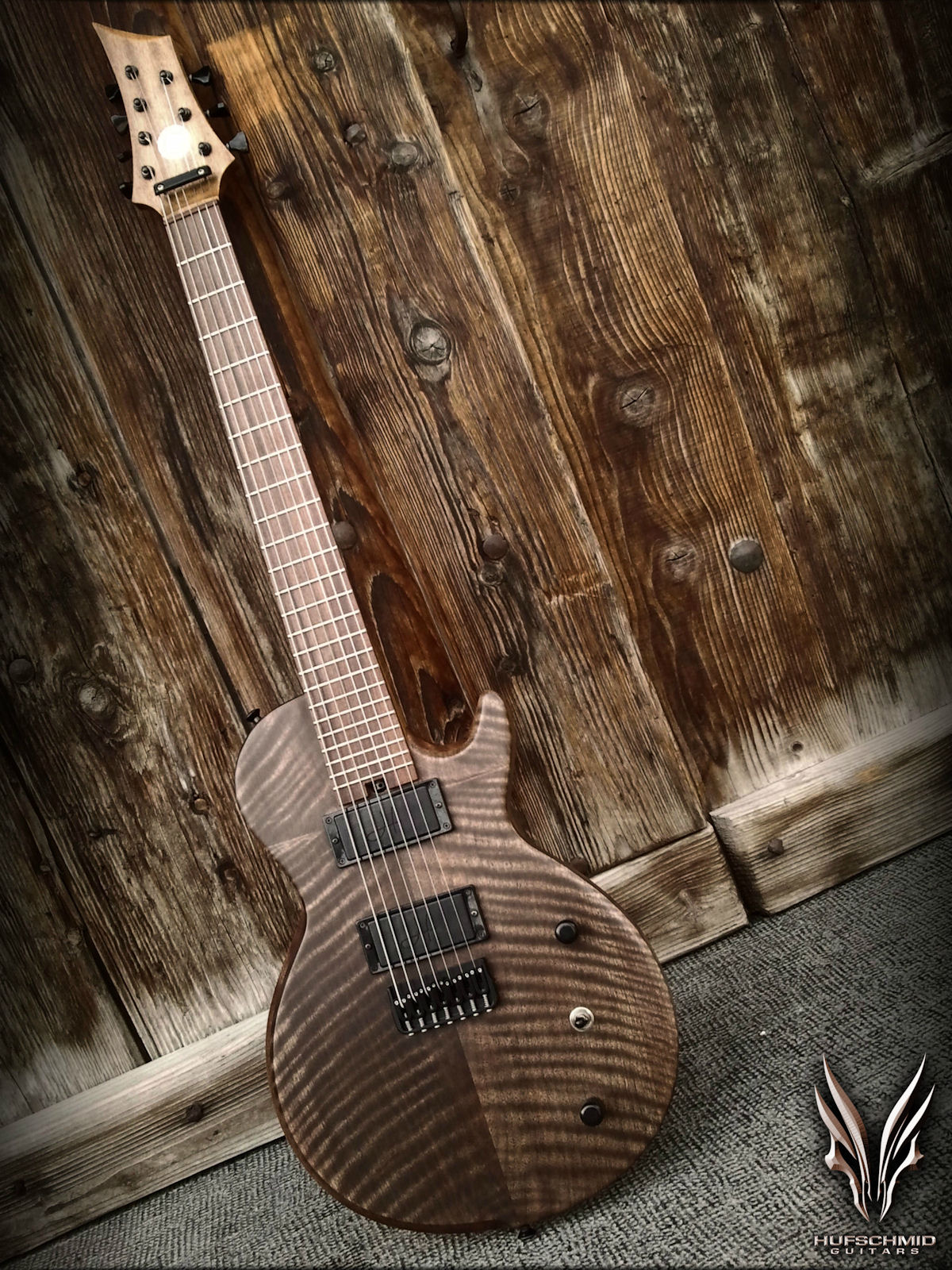 Hufschmid Guitars H7SC highly figured Bastogne walnut top