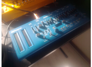 Roland SH-01A (303)