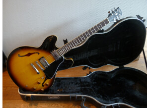 Tokai Guitars ES-135