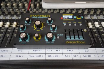Typhon_2tof 01.JPG Typhon_2tof 01.JPG