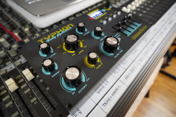 Typhon_2tof 05.JPG Typhon_2tof 05.JPG