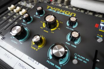 Typhon_2tof 08.JPG Typhon_2tof 08.JPG