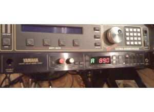Yamaha D1500 (2167)