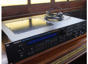 Roland JV-1080 (74983)