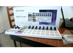 Arturia BeatStep Pro (59378)