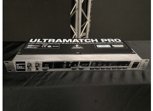 Behringer Ultramatch Pro SRC2496