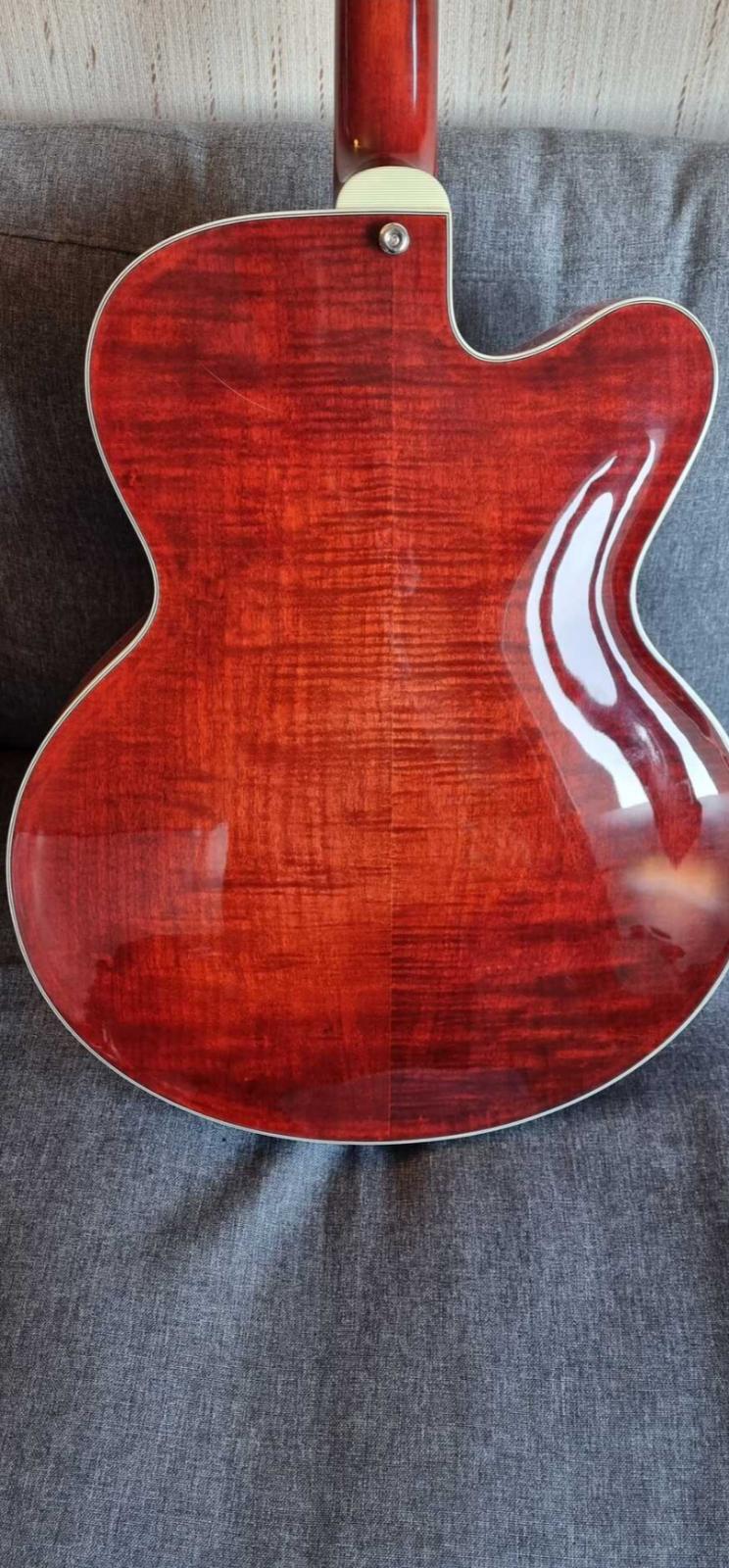 Superbe Guitar Jazz Eastman AR503CE