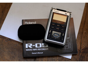 Roland R-05 (29934)