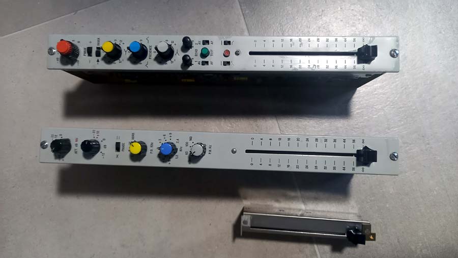 VENDS tranches entrées ligne pour console C 124 et autres séries. 