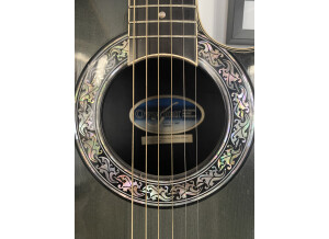 Ovation 1667 10th Anniversary Limited Edition