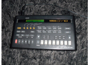 Yamaha QY10 (90948)