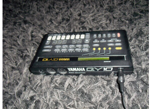 Yamaha QY10 (88048)