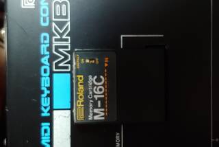 Roland MKB 200