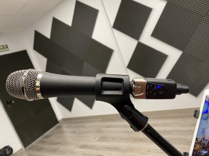 U3 on Mic Full U3 on Mic Full