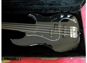 Fender [Artist Series] Tony Franklin Fretless Precision Bass - Black