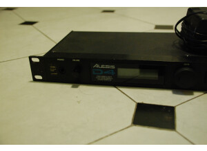Alesis D4 (24353)