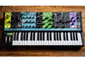 Moog Music Matriarch (93714)