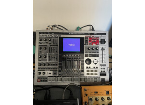 Roland MC-909 Sampling Groovebox (79173)