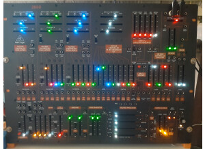 Behringer 2600 (3187)