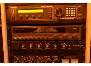 Hughes AK-100 (33015)